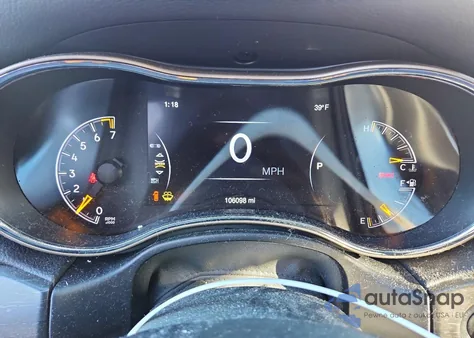 2015 Jeep Grand Cherokee Laredo z USA, uszkodzony, nr VIN 1C4RJFAG7FC834728